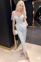 Dating a moldovan girl anna from kishinev with Blonde hair age 27 photo-3