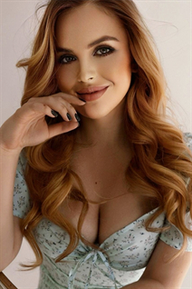 Ukrainian woman for dating daryna from kiev with Blonde hair age 18