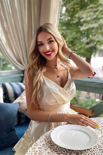 Bride from Ukraine julia from kiev with Blonde hair age 29