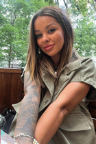 Hermosa chica ucraniana viktoriia de odesa con pelo Marrón oscuro y edad 35 photo-5