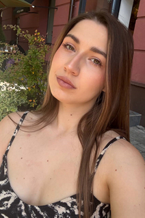 Rencontre une femme ukrainienne valeriia de zaporozhye avec Chatain clairs cheveux, âge 21