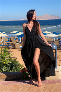 Linda dama ucraniana olena de kharkiv con pelo Negro y edad 37