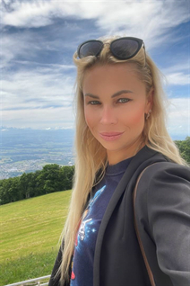 Ukrainian mariée anna de kyiv avec Blond cheveux, âge 37