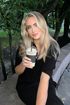 Dama ucraniana viktoriia de khmelnitsky con pelo Rubio y edad 21 photo-10