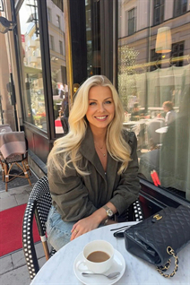 Perfect woman mila from bristol with Blonde hair age 52