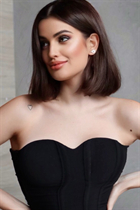 Impresionante mujer ucraniana anastasia de kiev con pelo Negro y edad 22 photo-1
