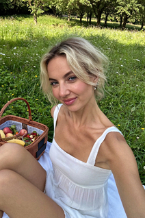 Girl from milan larisa with Blonde hair age 49