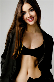 krakow bride viktoria with Dark Brown hair age 19