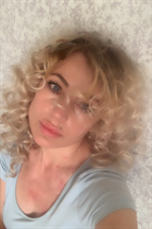 Bride from vienna olena with Blonde hair age 50 photo-2