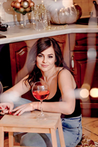 Mujer perfecta olga de lembork con pelo Marrón oscuro y edad 41 photo-1