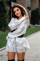Hermosa mujer ucraniana alina de kiev con pelo Marrón claro y edad 33 photo-3