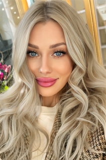 Perfect woman inna from milano with Blonde hair age 30