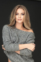 Mujer perfecta valentina de dubai con pelo Marrón claro y edad 31 photo-6