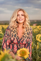 Marrying a moldovan woman olga from kishinev with Blonde hair age 42 photo-1