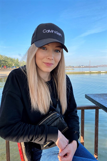 Beautiful single ukrainian woman margarita from mariupol with Blonde hair age 32