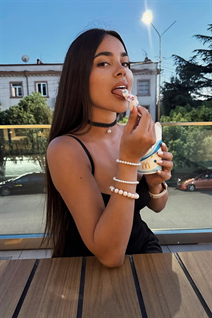 Una novia bielorrusa karyna de minsk con pelo Negro y edad 32