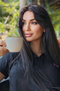 Ukrainian mariée elena de odessa avec Noirs cheveux, âge 30