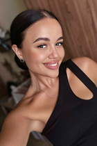 Femme ukrainienne mariya de kharkiv avec Noirs cheveux, âge 30 photo-1