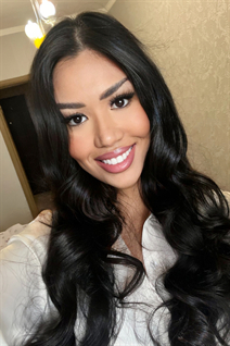 Perfect woman albina from astana with Black hair age 23
