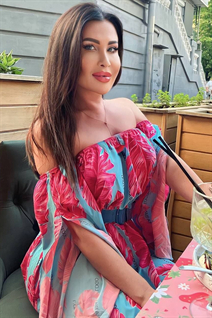 Amazing women from ukraine kateryna from kiev with Dark Brown hair age 44
