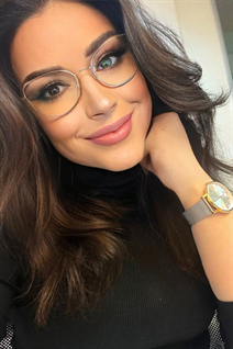 Mariée ukrainienne angela de kyiv avec Brunette cheveux, âge 33