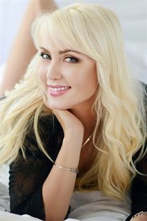 Fille en Ukraine victoria de mariupol avec Blond cheveux, âge 51