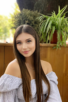 Superbe fille ukrainienne marianna de khmelnytskyi avec Chatain clairs cheveux, âge 19 photo-1
