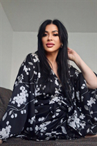 Femme ukrainienne victoria de kharkiv avec Noirs cheveux, âge 57 photo-3