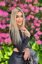 Fille célibataire ukrainienne yevheniia de rome avec Chatain clairs cheveux, âge 28 photo-9
