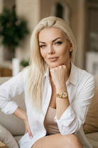Ukrainian bride iryna from kyiv with Blonde hair age 43 photo-14