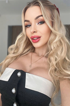Femme célibataire ukrainienne evelina de kiev avec Blond cheveux, âge 25 photo-1