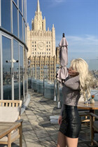 Pretty Russian girl laura from moscow with Blonde hair age 32 photo-1