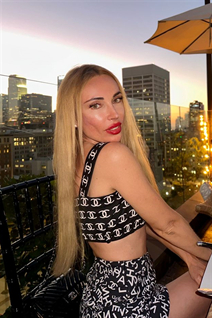 Chica de miami natalia con pelo Rubio y edad 44