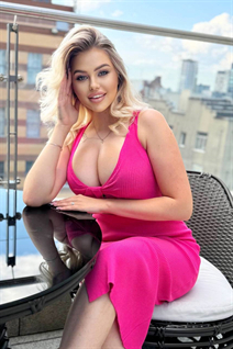 Femme ukrainienne célibataire oliviya de dnipro avec Blond cheveux, âge 22
