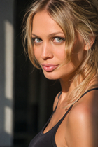 Femme allemande viktoria de frankfurt am main avec Blond cheveux 46 ans photo-1