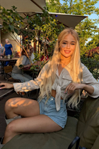 Ukrainian woman online daria from kyiv with Blonde hair age 18 photo-10