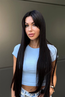 Dating ukrainian girl yuliia from kharkiv with Black hair age 35