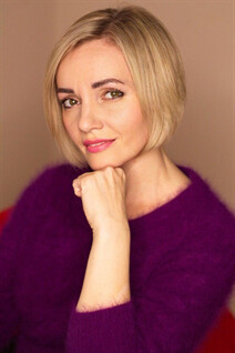 Date ukraine women valentina from cherkassy with Blonde hair age 48