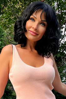 Mariée ukrainienne galina de kyiv avec Brunette cheveux, âge 45