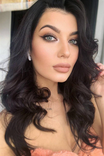 Girl in Ukraine victoria from kiev with Dark Brown hair age 25