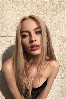 Mariée ukrainienne maria de kyiv avec Blond cheveux, âge 24