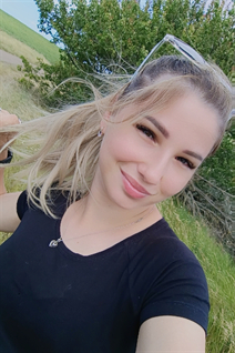 Ukrainian wife mariana from kropyvnytskyi with Blonde hair age 27