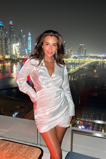 Femme parfaite marina de dubai avec Brunette cheveux, âge 29