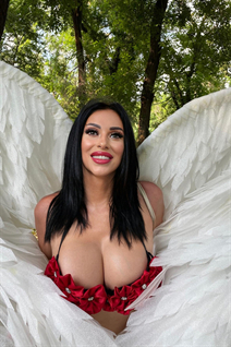 Pretty girl irina from los angeles with Black hair age 40