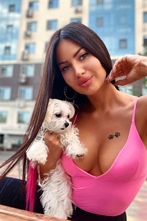 Mujeres hermosas de Ucrania vladislava de odesa con pelo Negro y edad 36
