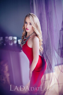 Date ukraine ekaterina from rivne with Blonde hair age 30
