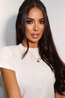 Beautiful girl online emma from manchester with Dark Brown hair age 28