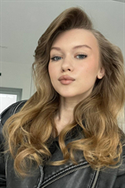 Ukrainian single woman anastasiia from lutsk with Blonde hair age 19