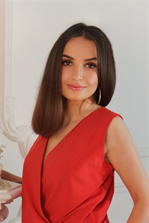 Mariée de london svetlana avec Brunette cheveux, âge 39