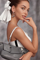 Chica ucraniana victoria de zaporozhye con pelo Marrón oscuro y edad 24 photo-10